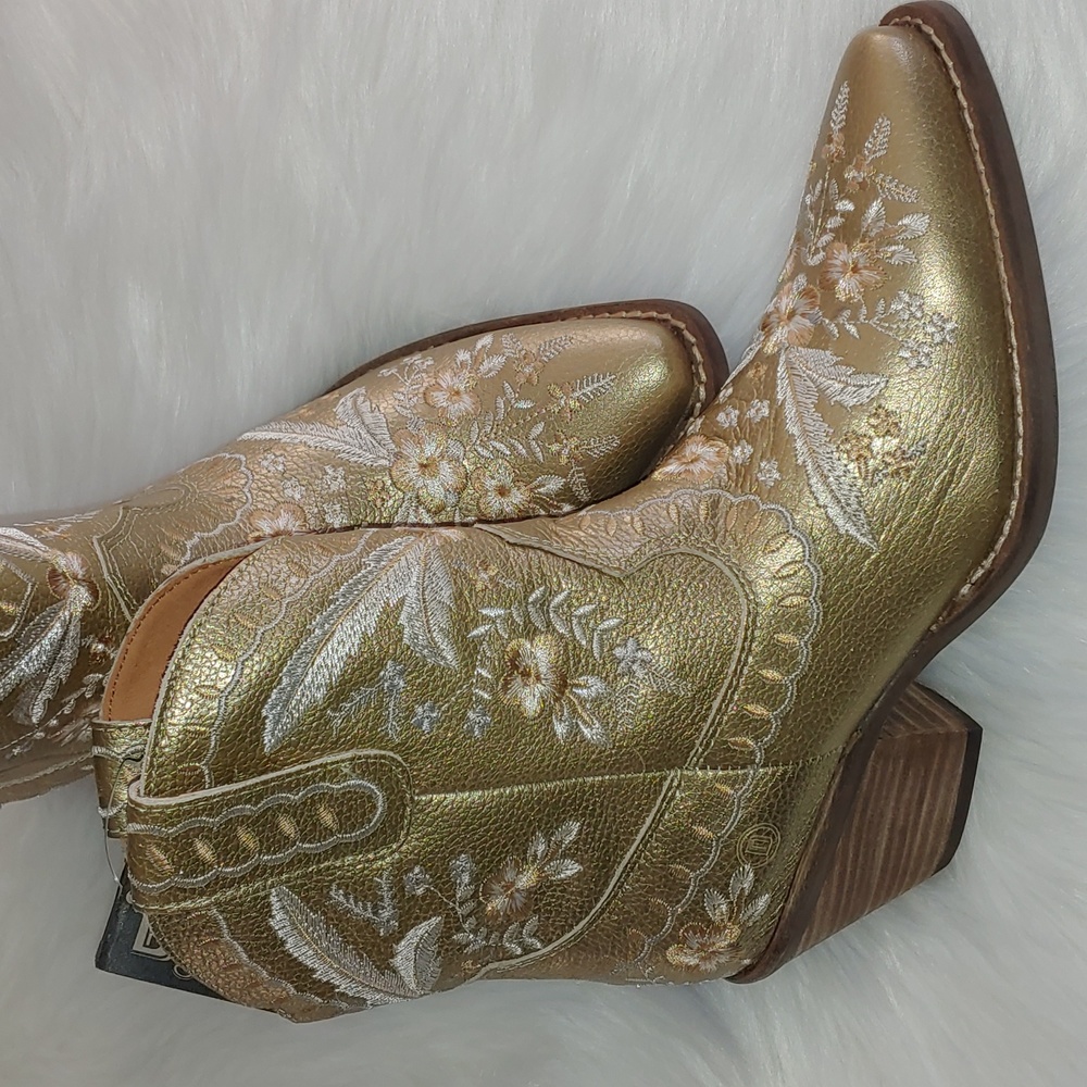NWOB Dingo leather boots